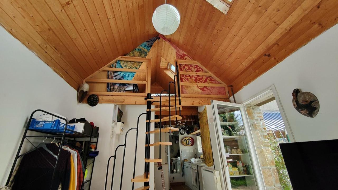 Maisonnette Avec Cour Ploubezre Kültér fotó